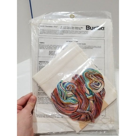 NIP Vintage Bucilla Printed Cross Stitch Kit "Grandma's Attic" 40378 - Picture 4 of 4